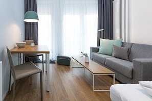 Fernseher, Stereoanlage