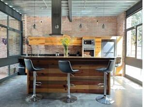 Fridge, microwave, oven, coffee/tea maker