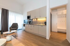 Fridge, microwave, stovetop, dishwasher - Top Apartment in Strandnähe mit Geschützter Loggia und Saunabereich im Haus! (Nordseeheilbad Langeoog)