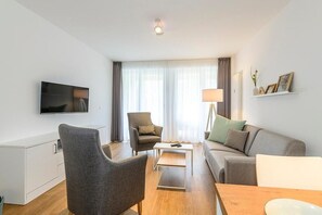 Télévision, chaîne hi-fi