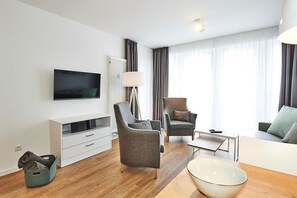 Fernseher, Stereoanlage