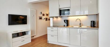 冰箱、微波炉、炉灶、洗碗机