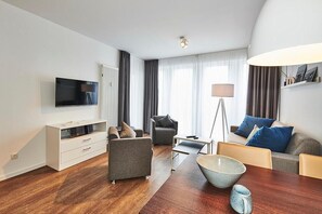 Fernseher, Stereoanlage