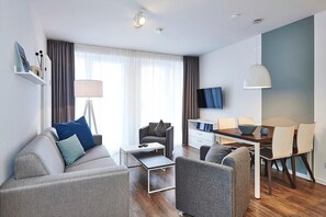 Télévision, chaîne hi-fi