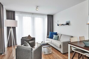 Fernseher, Stereoanlage