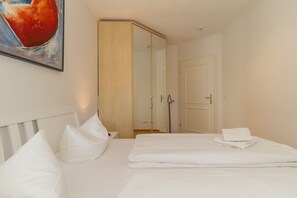 2 slaapkamers, een strijkplank/strijkijzer, gratis wifi