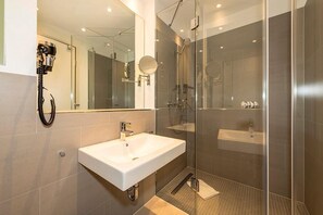 Chuveiro, secador de cabelo