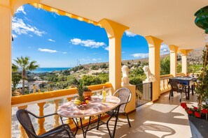 Outdoor dining - Villa Las Palomas - Three Bedroom Villa, Sleeps 6 (Frigiliana)