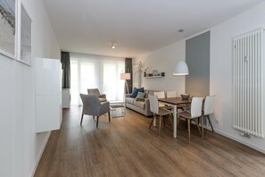 Télévision, chaîne hi-fi