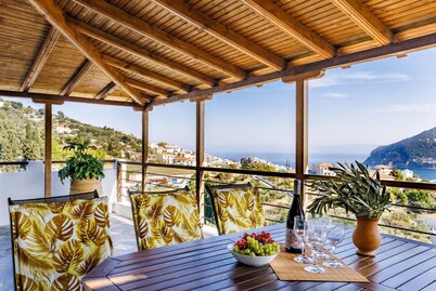 Villa Aloupi - Three Bedroom Villa, Sleeps 6
