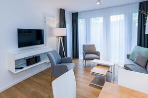 Fernseher, Stereoanlage