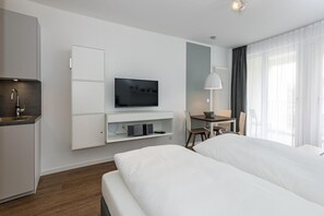 Free WiFi - Strandnahes Apartment mit Balkon Inkl. Parkplatz, Schwimmbad- & Saunanutzung (Nordseeheilbad Bensersiel)