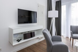 Télévision, chaîne hi-fi