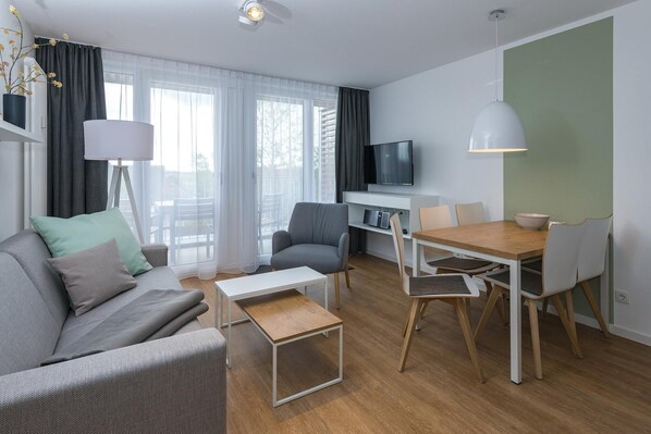 Fernseher, Stereoanlage