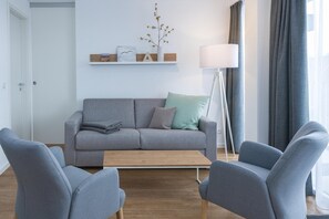 Fernseher, Stereoanlage