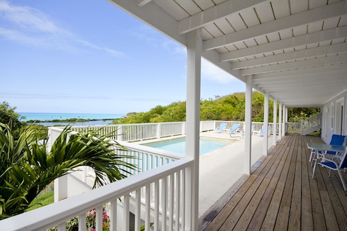 Calabash 4 Bedroom Villa - Stunning Sea Views, Private Pool, Delightful Location