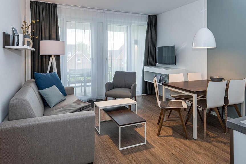 Strandnahes Ferienapartment Mit Balkonen, Parkplatz, Schwimmbad- & Saunanutzung - Bensersiel