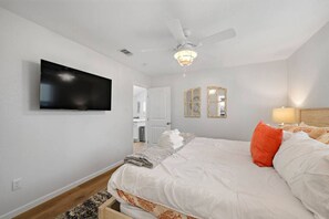 4 bedrooms, desk, iron/ironing board, travel cot