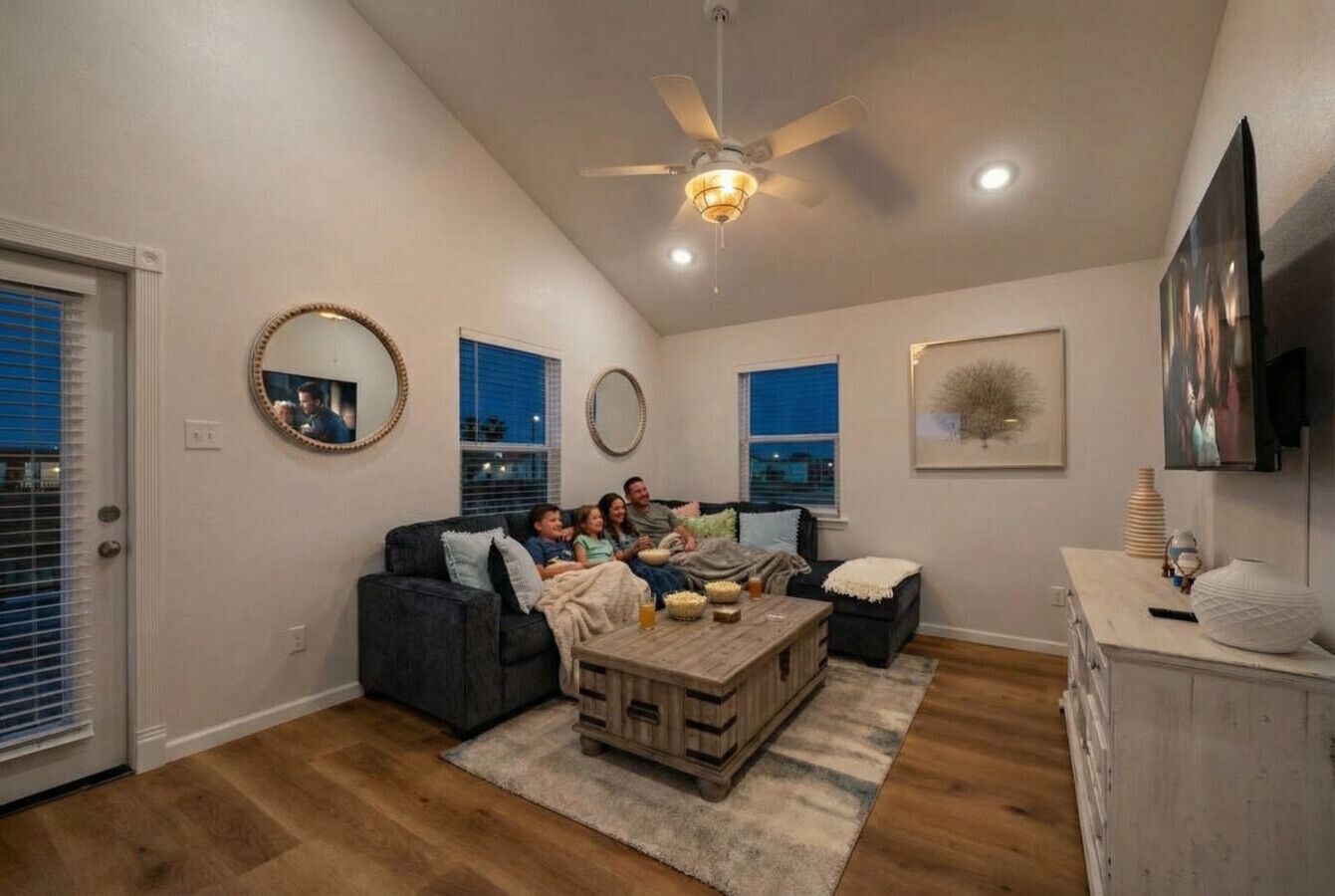 Beach Getaway With Deck, Steps From The Beach - Surfside Beach, TX