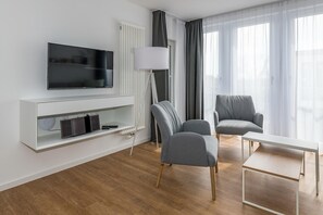 Télévision, chaîne hi-fi