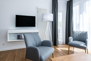 Fernseher, Stereoanlage