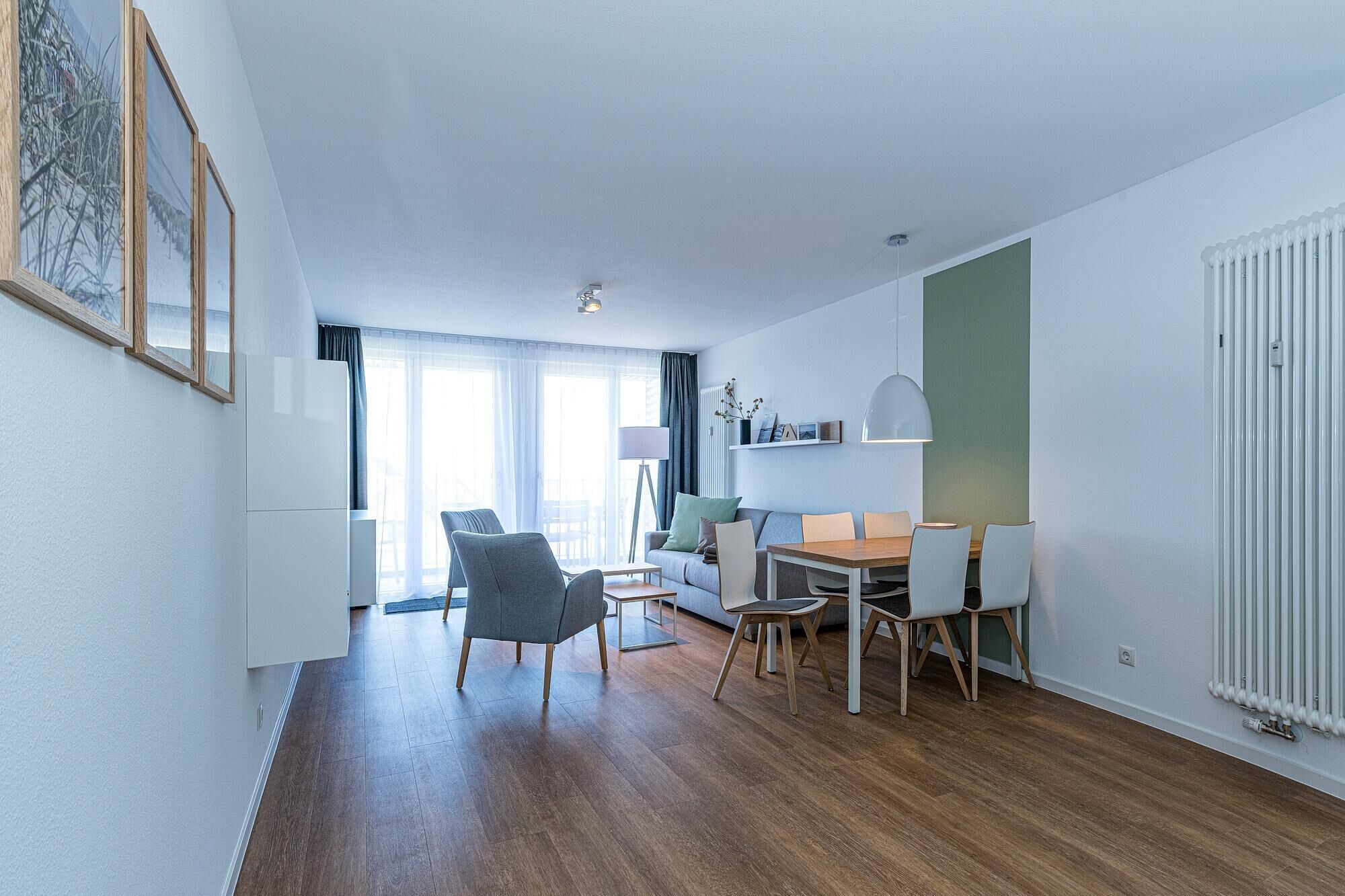 Fernseher, Stereoanlage