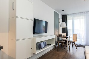 Télévision, chaîne hi-fi