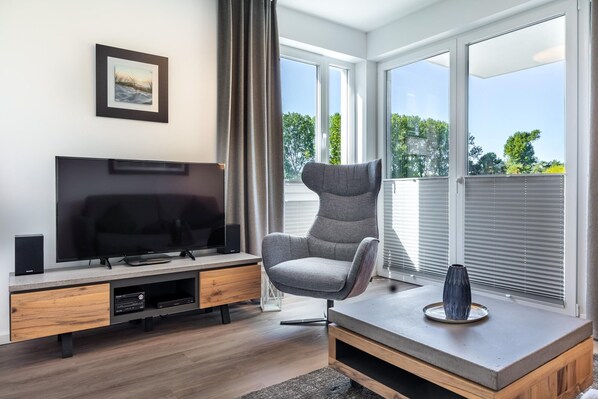 Téléviseur, lecteur de DVD, chaîne audio