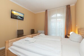 2 Schlafzimmer, Bügeleisen/Bügelbrett, kostenloses WLAN