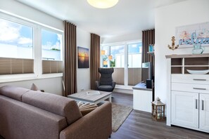 Tv, dvd-afspiller, bøger, stereoanlæg