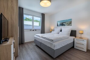 2 bedrooms, iron/ironing board, free WiFi, bed sheets