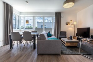 Téléviseur, lecteur de DVD, chaîne audio