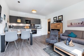 Tv, dvd-afspiller, stereoanlæg