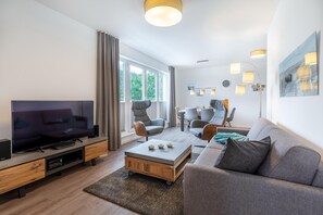 Televisión, reproductor de DVD y estéreo 