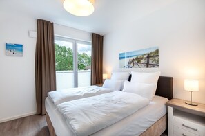 2 bedrooms, iron/ironing board, free WiFi, bed sheets - Exklusives Apartment mit Zwei Dachterrassen und Zwei Bädern - Saunabereich Inkl (Ostseebad Boltenhagen)