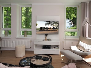 Télévision, chaîne hi-fi