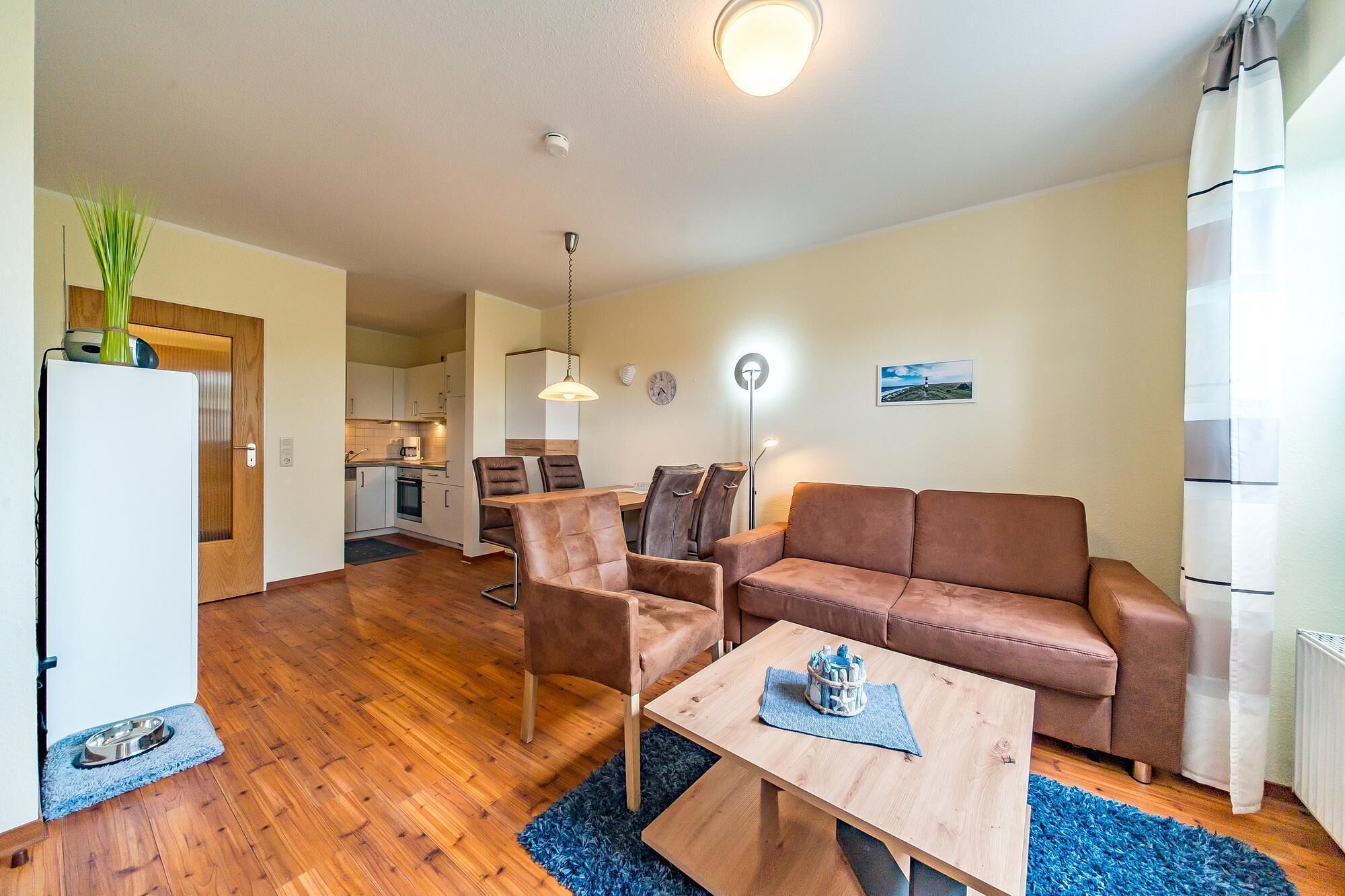 TV, livros, aparelho de som