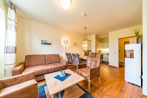 Hundefreundliche, ruhige Ferienwohnung mit Balkon in Deichlage an der Nordsee