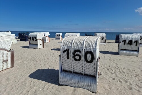 Familienfreundliche, strandnahe Maisonettewohnung mit Balkon und Blick zum Deich