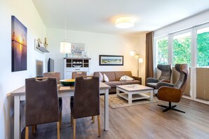 TV, DVD player, aparelho de som