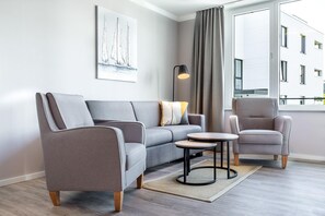 TV - Stylish apartment with loggia & in-house SPA - only 300 meters to the beach! (Ostseeküste Travemünde)