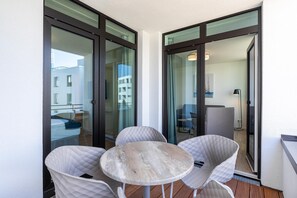 Outdoor dining - Topmodernes Feriendomizil in Zentraler Lage mit Hochwertigem Spa-bereich im Haus (Ostseeküste Travemünde)