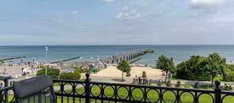 Ostsee-ferienapartment mit Balkon und Direktem Meerblick in Erstklassiger Lage!