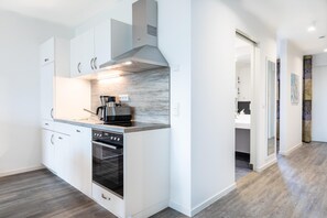 Kühlschrank, Ofen, Herdplatte, Geschirrspüler