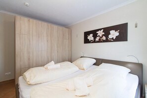 2 quartos, ferros/tábuas de passar roupa, Wi-Fi de cortesia