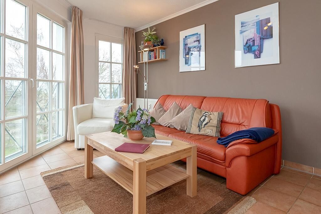 TV, DVD player, books, stereo