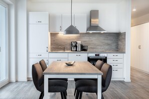 Køleskab, ovn, kogeplade, opvaskemaskine