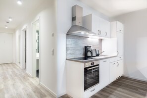 Kühlschrank, Ofen, Herdplatte, Geschirrspüler