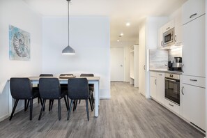 Dining - Wunderschön Gelegenes Apartment Direkt am Strand mit Balkon und Tollem Meerblick (Ostseeheilbad Großenbrode)