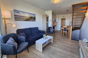 Télévision, livres, chaîne hi-fi